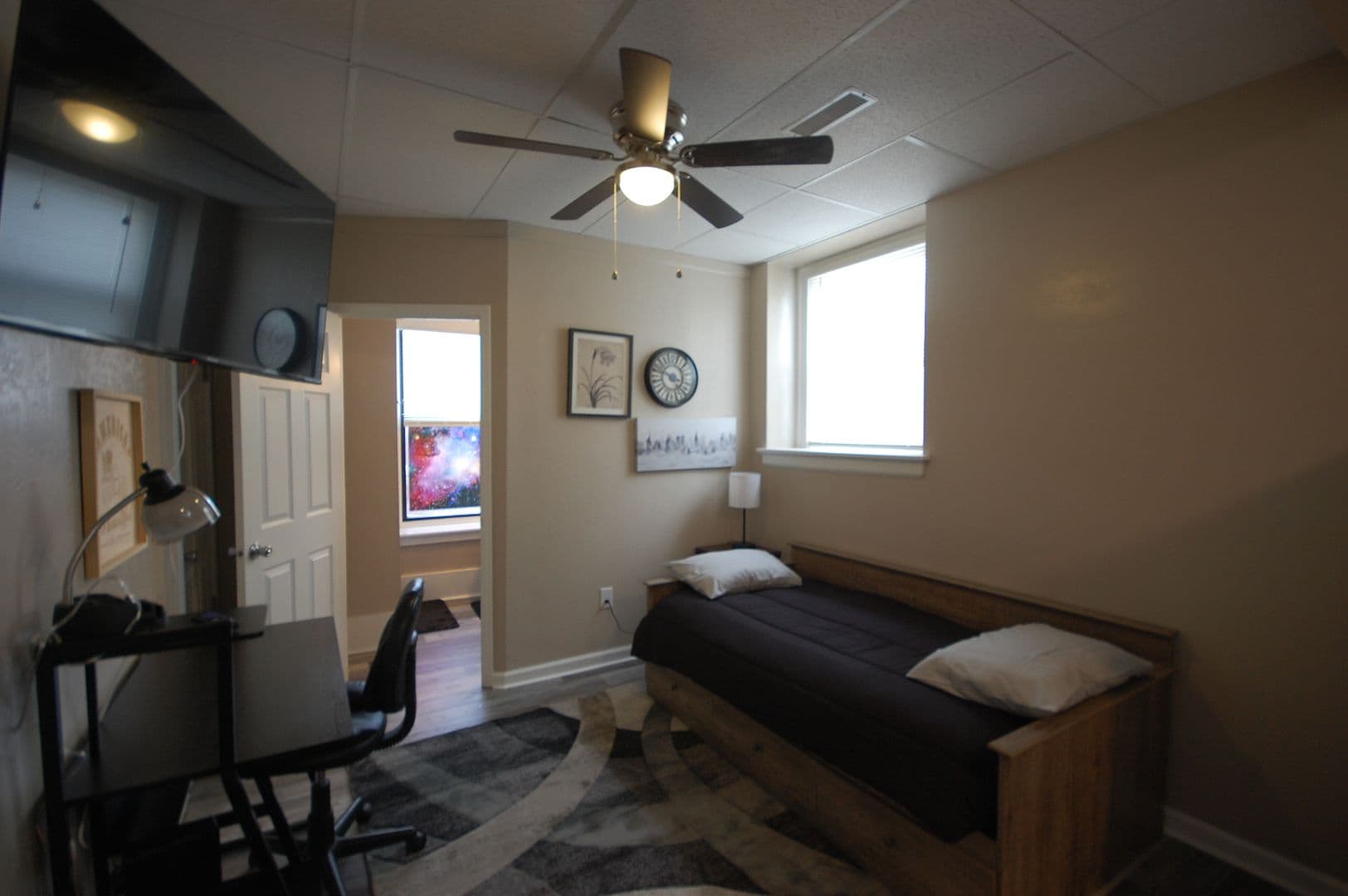 Boone Apartment: 814 8th St.