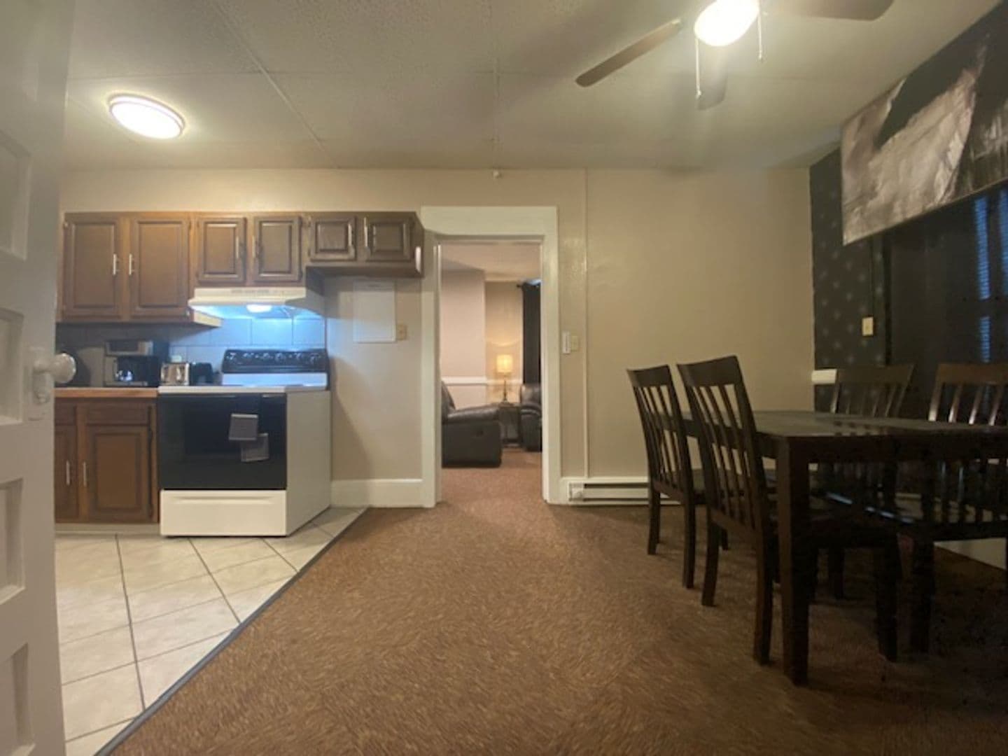 Boone Apartment: 814 8th St.