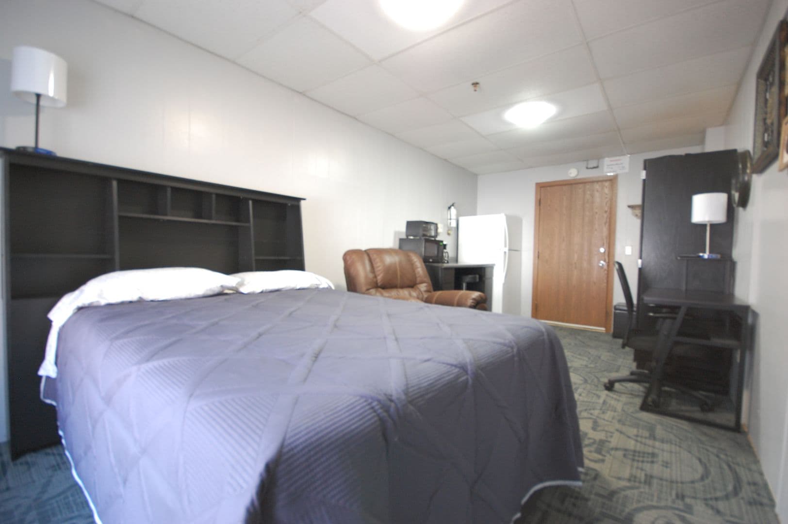 Boone Apartment: 814 8th St.