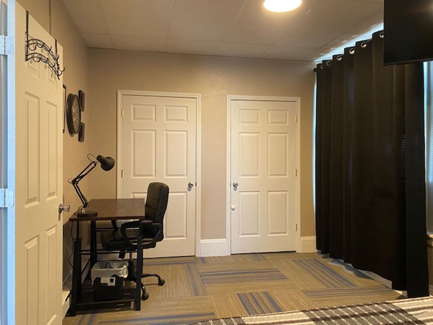 Boone Apartment: 814 8th St.