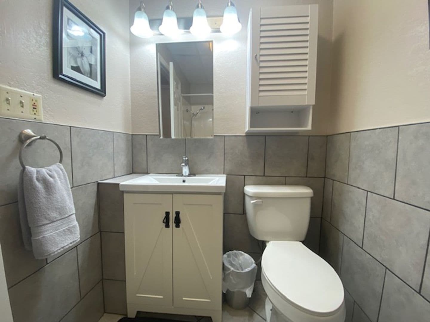 Boone Apartment: 814 8th St.