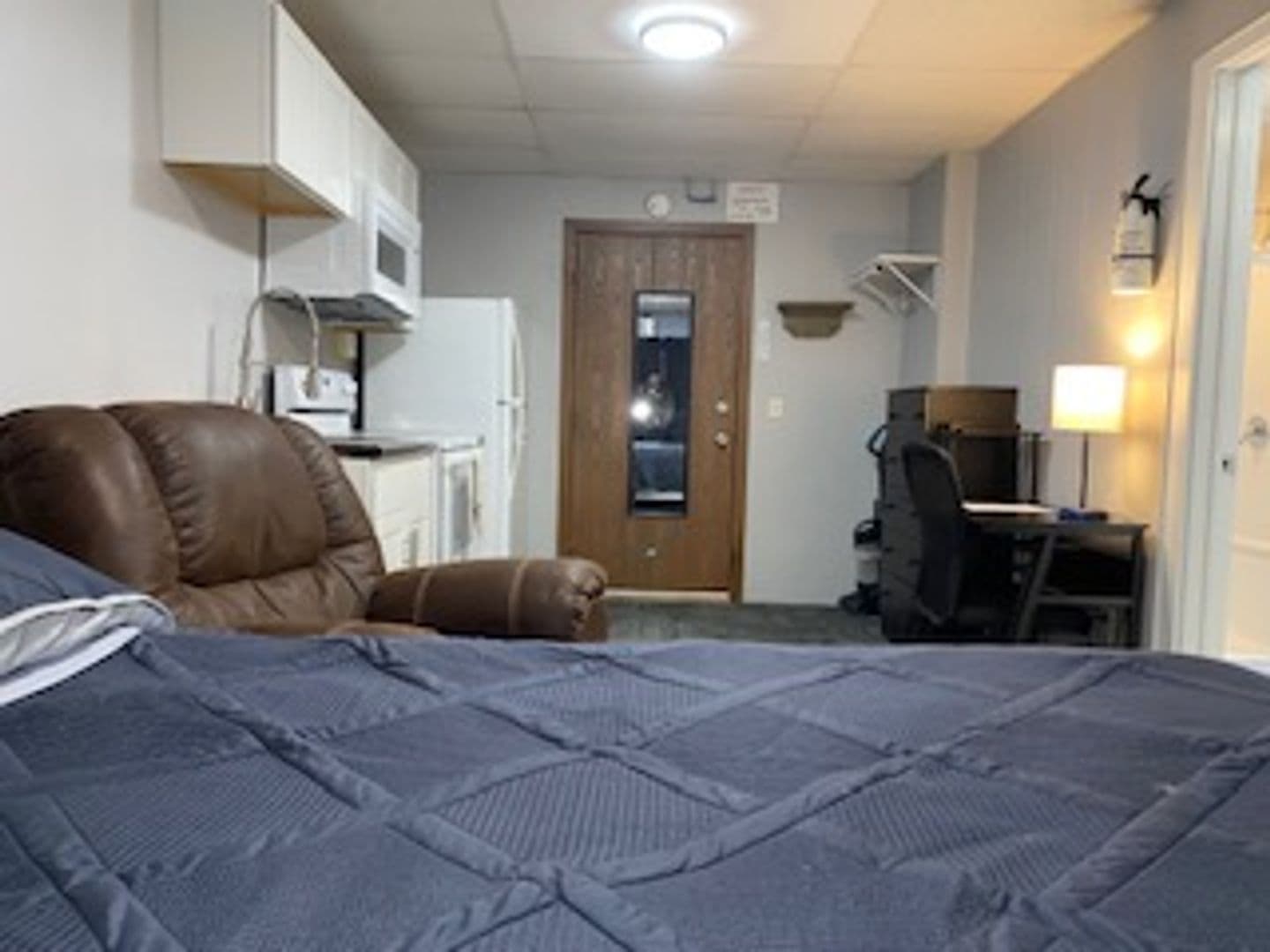 Boone Apartment: 814 8th St.