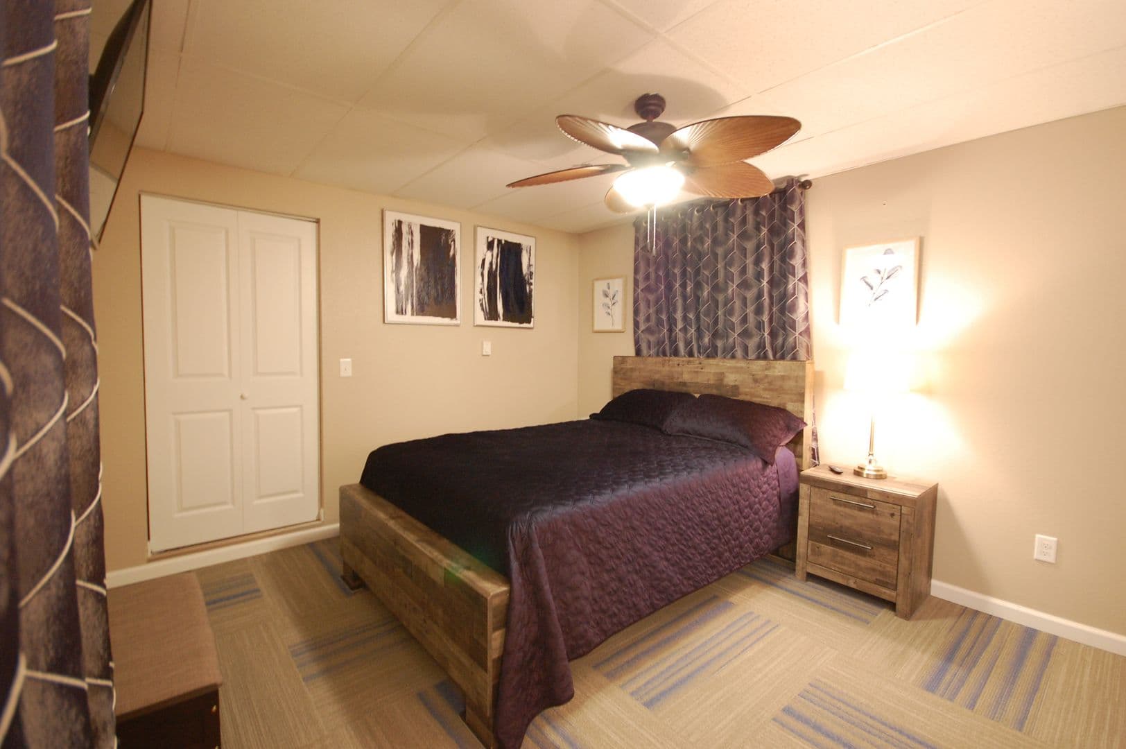 Boone Apartment: 814 8th St.