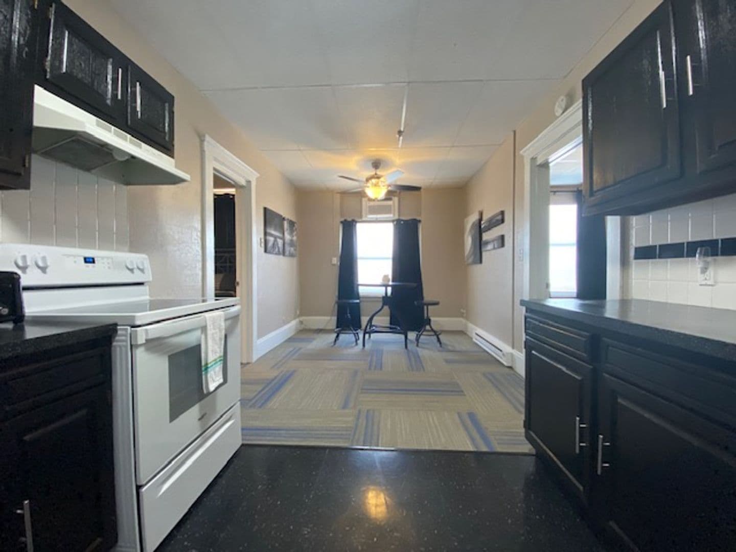 Boone Apartment: 814 8th St.
