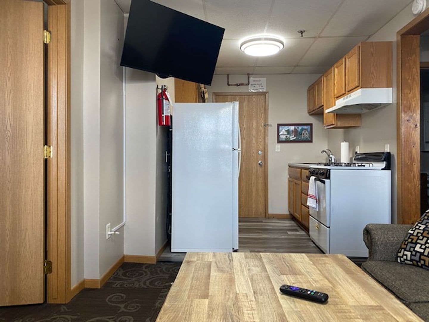 Boone Apartment: 814 8th St.