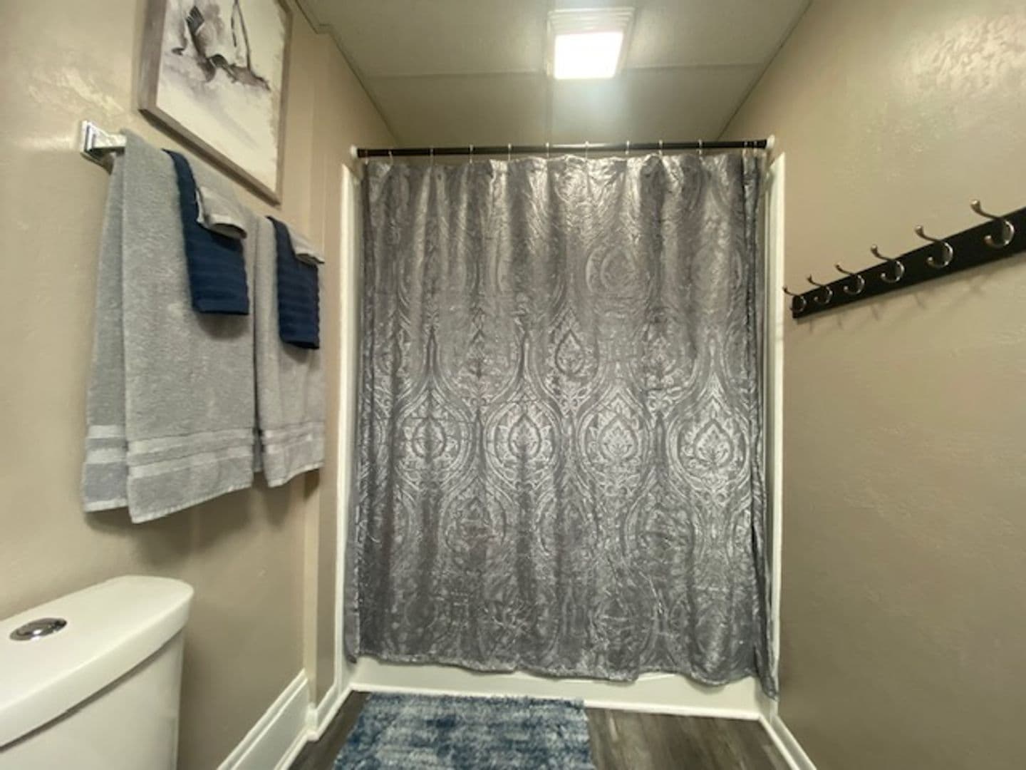 Boone Apartment: 814 8th St.