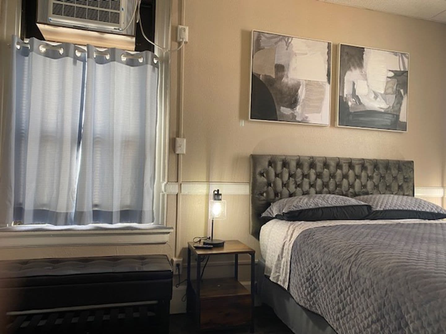 Boone Apartment: 814 8th St.
