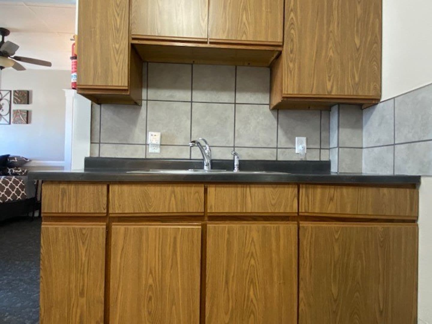Boone Apartment: 814 8th St.