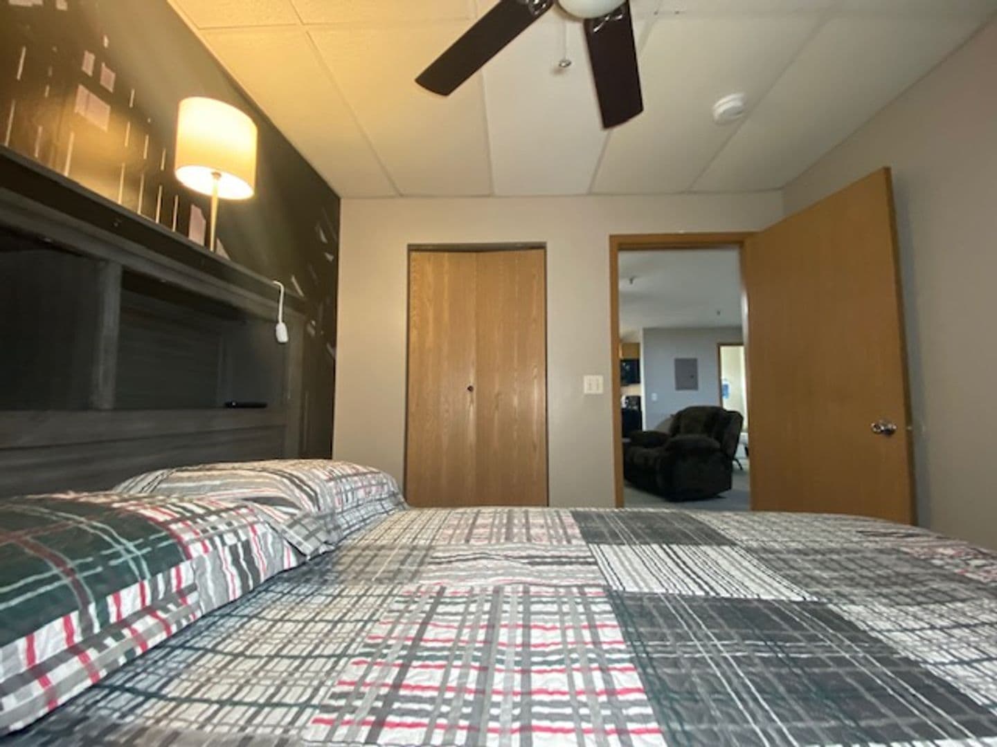 Boone Apartment: 814 8th St.