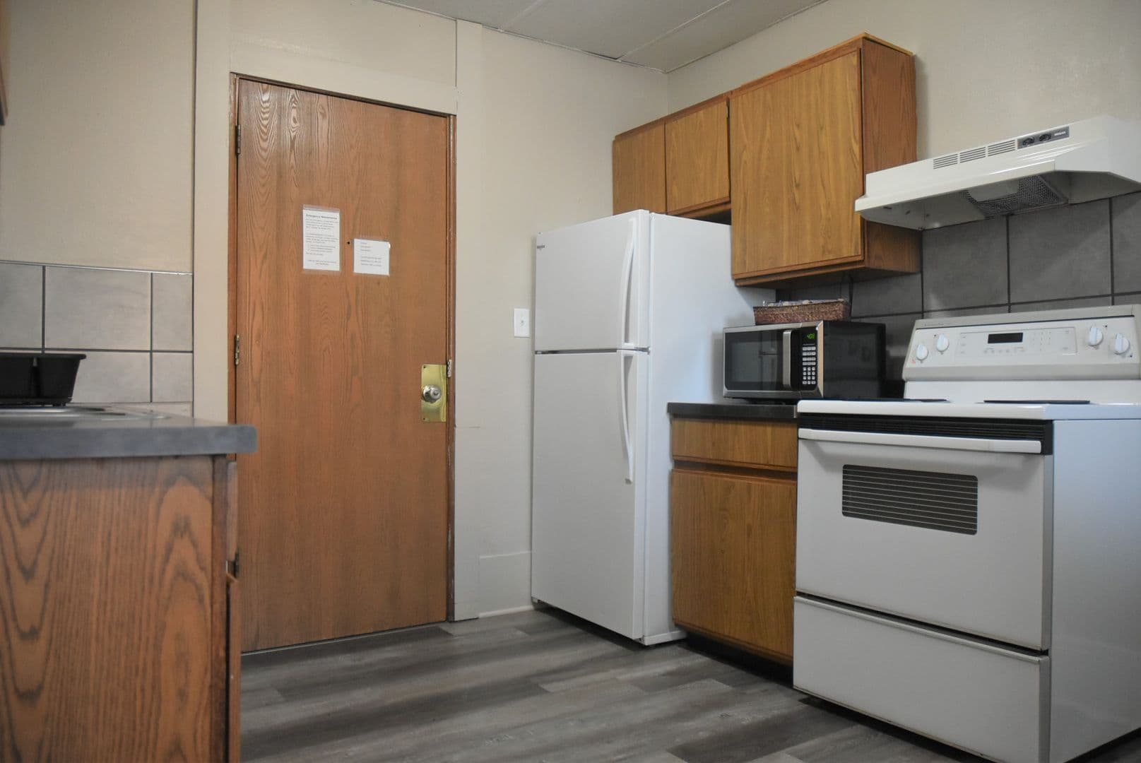 Boone Apartment: 814 8th St.