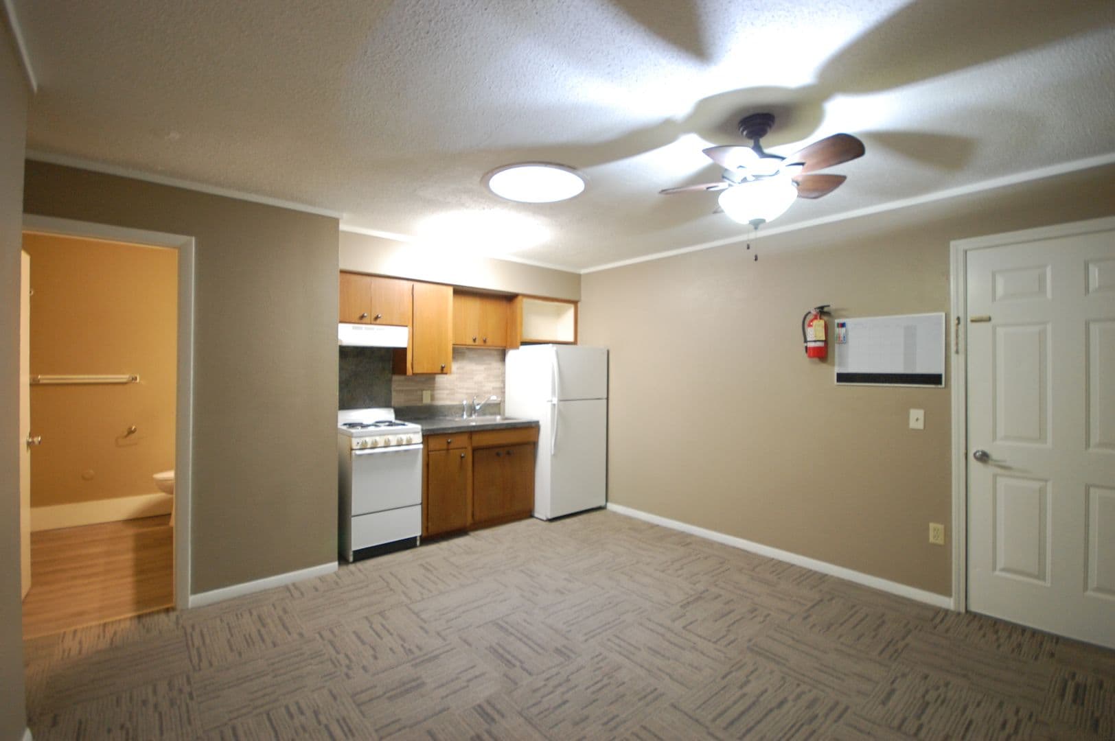 Boone Apartment: 815 Story