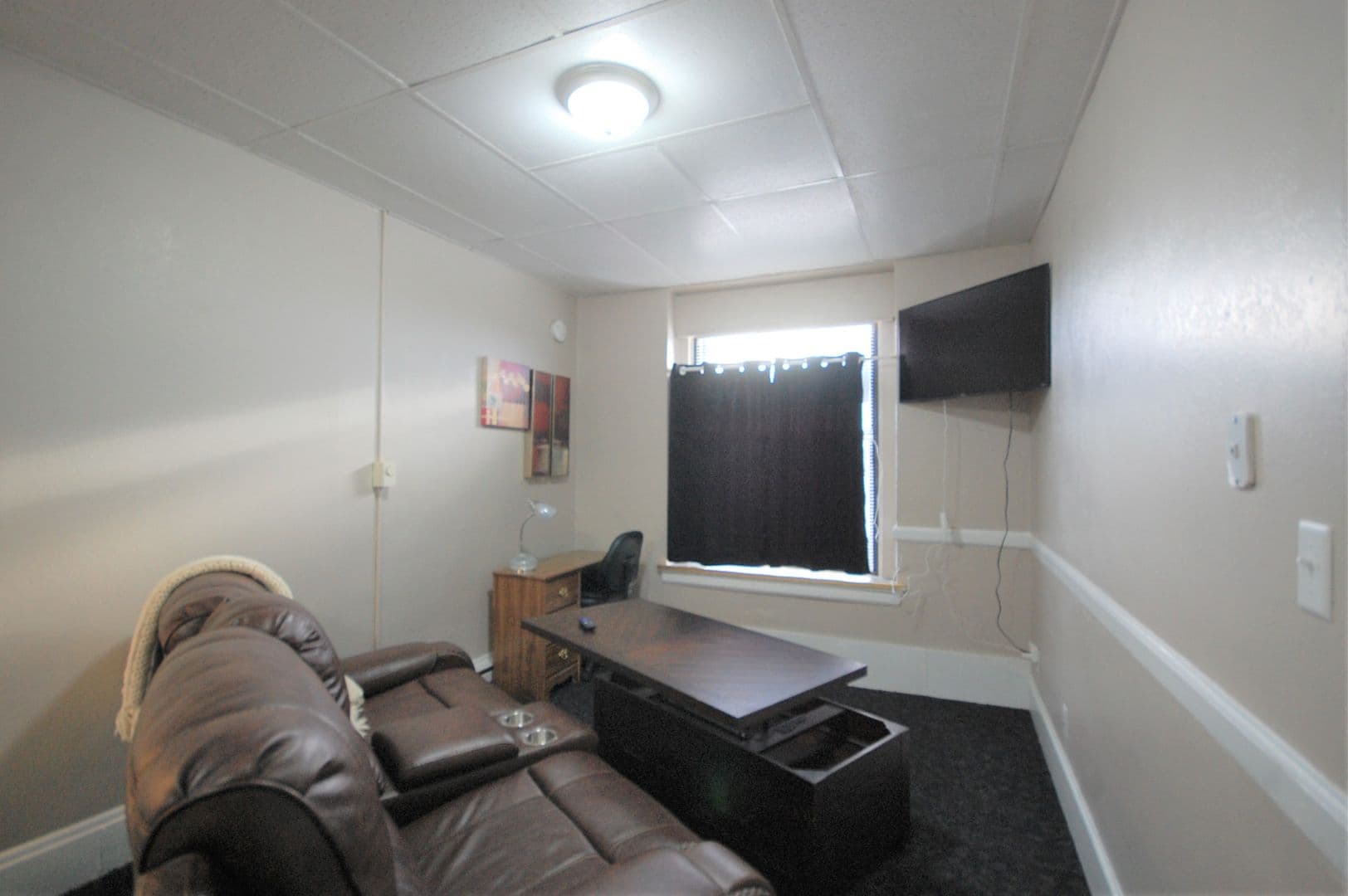 Boone Apartment: 814 8th St.
