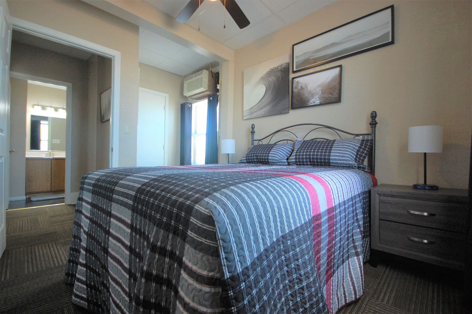 Boone Apartment: 814 8th St.