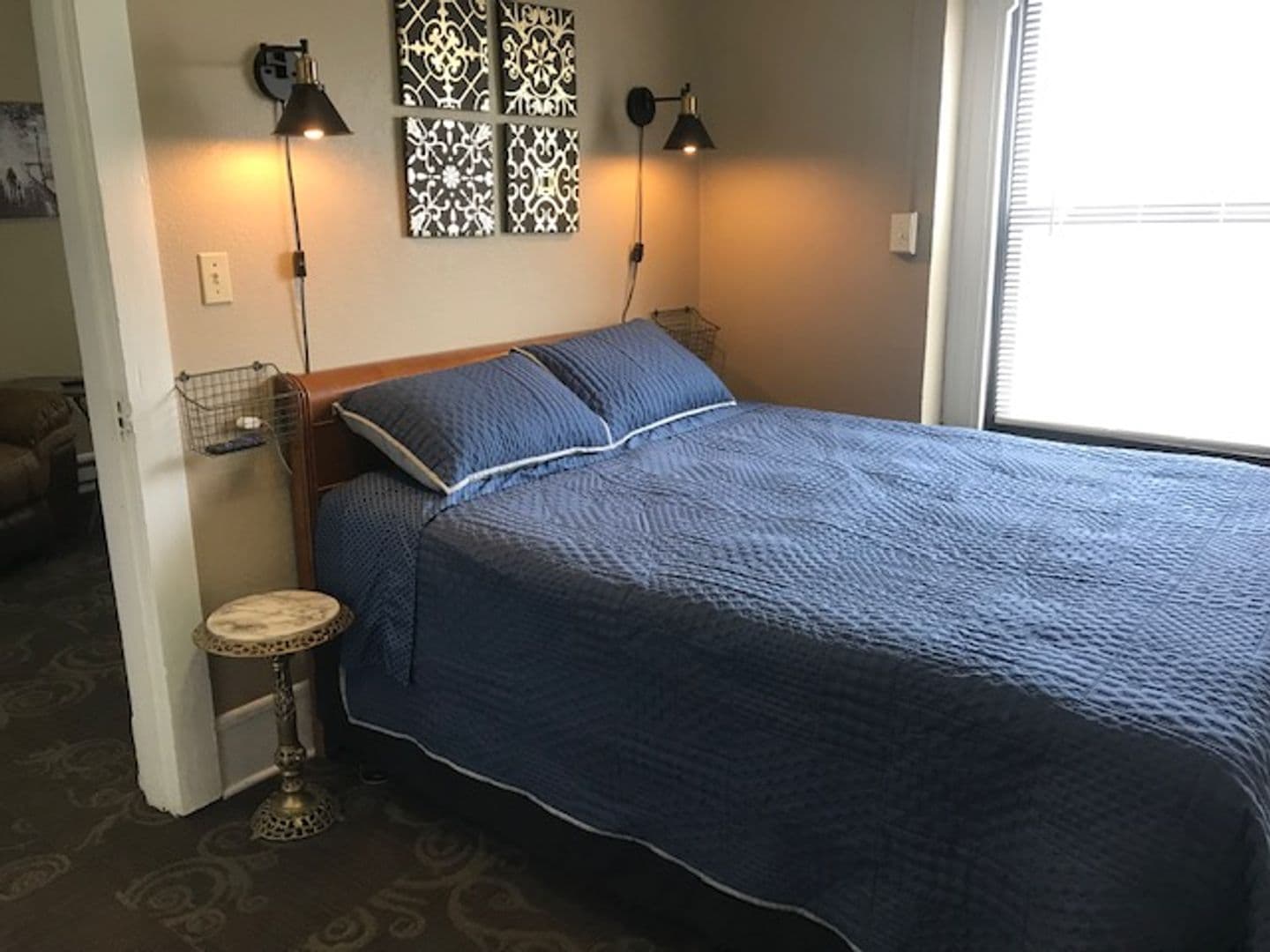 Boone Apartment: 814 8th St.
