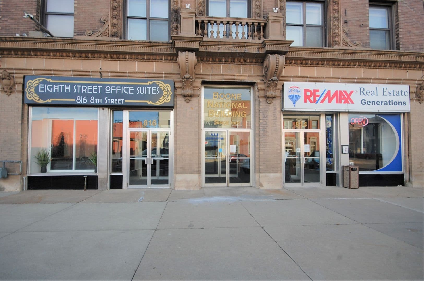 Boone Apartment: 814 8th St.