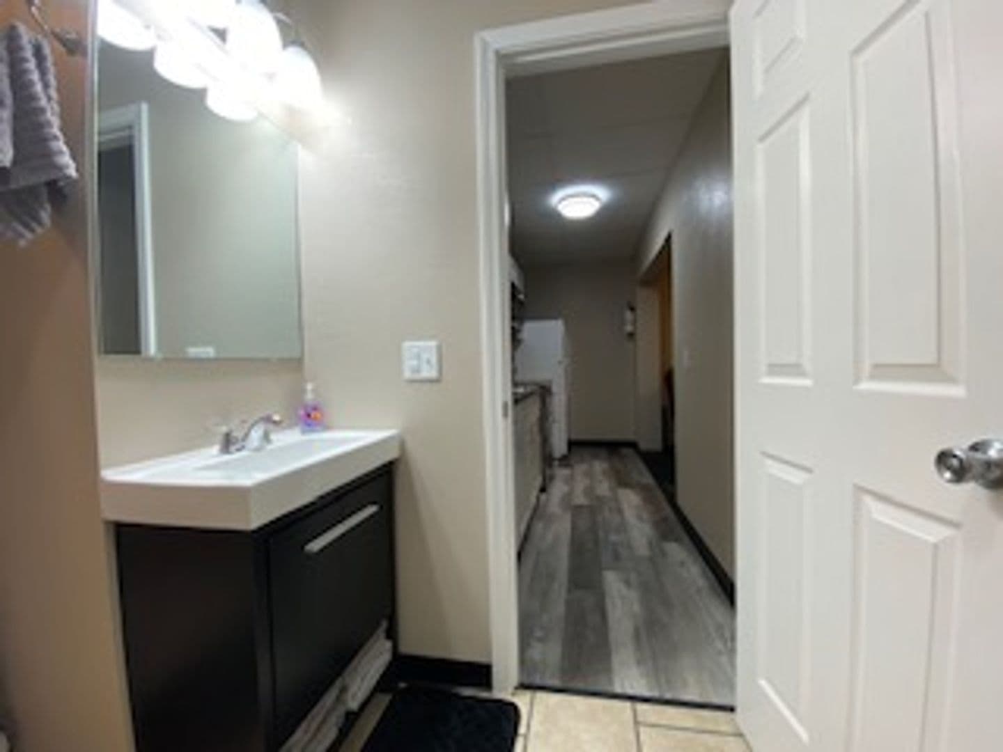 Boone Apartment: 814 8th St.