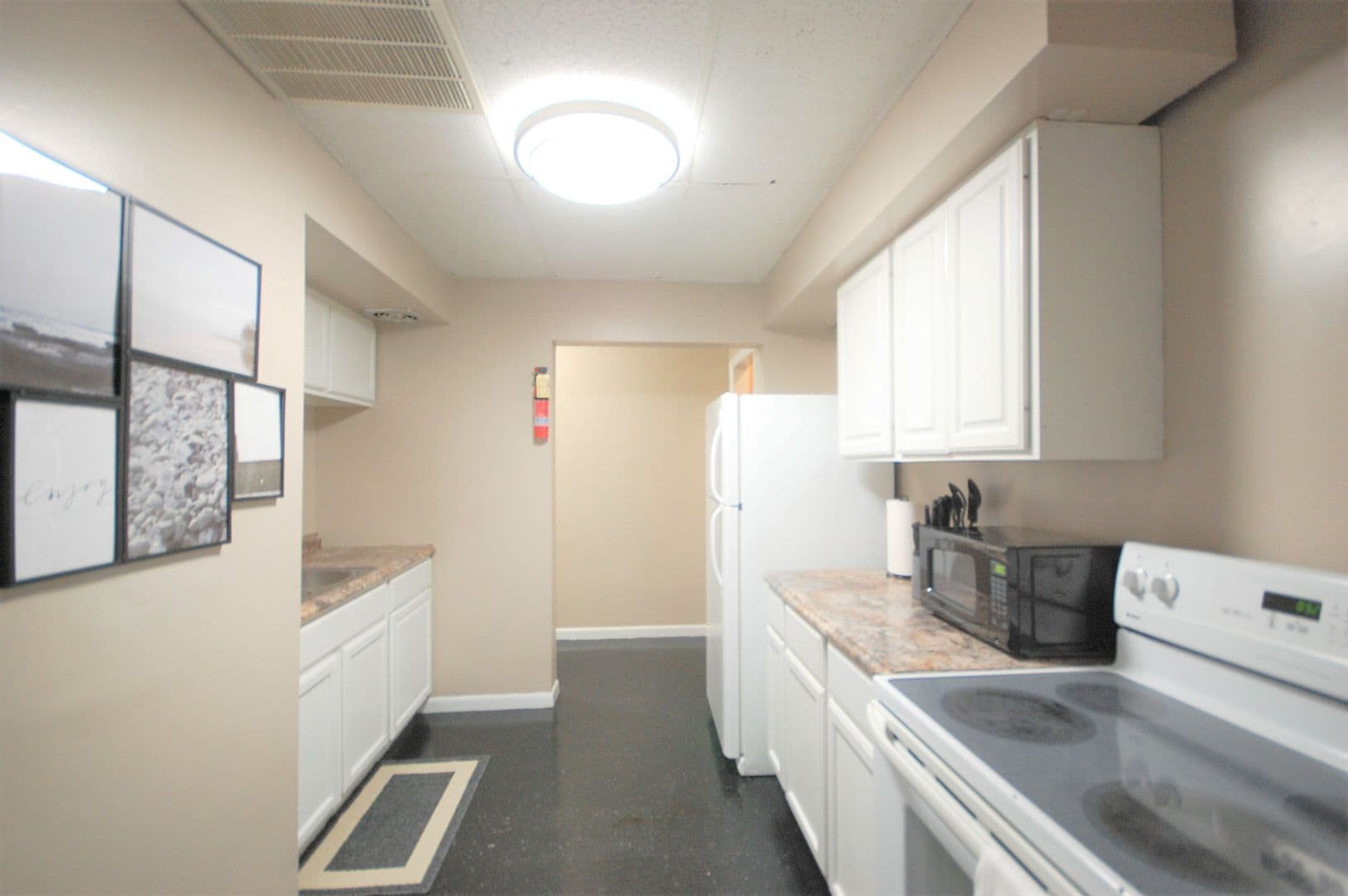 Boone Apartment: 717 - 717.5 Keeler St.