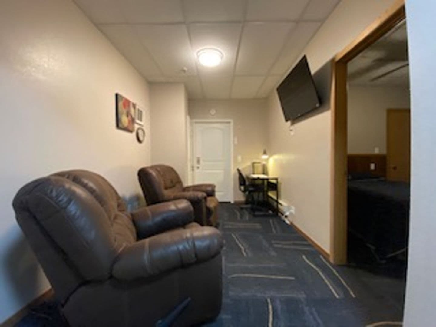 Boone Apartment: 814 8th St.