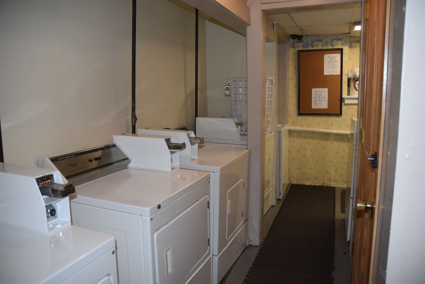 Boone Apartment: 814 8th St.