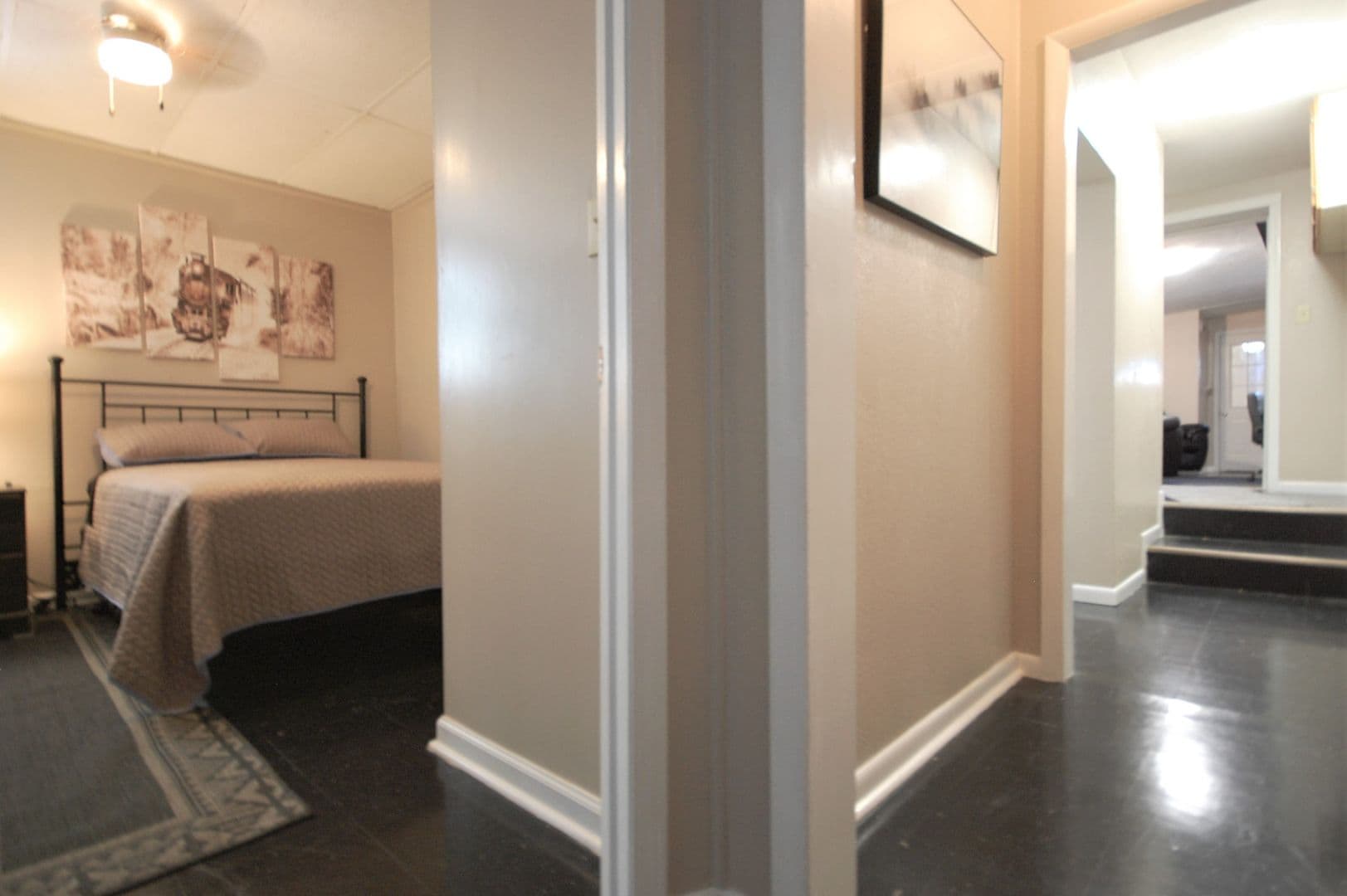 Boone Apartment: 717 - 717.5 Keeler St.