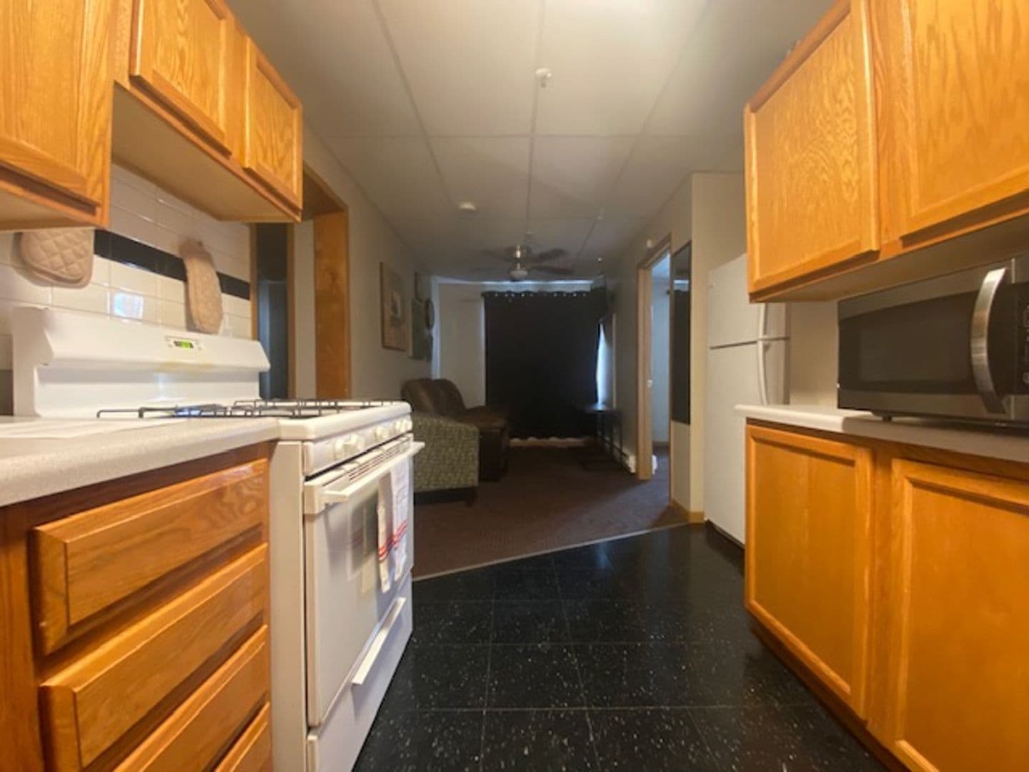 Boone Apartment: 814 8th St.