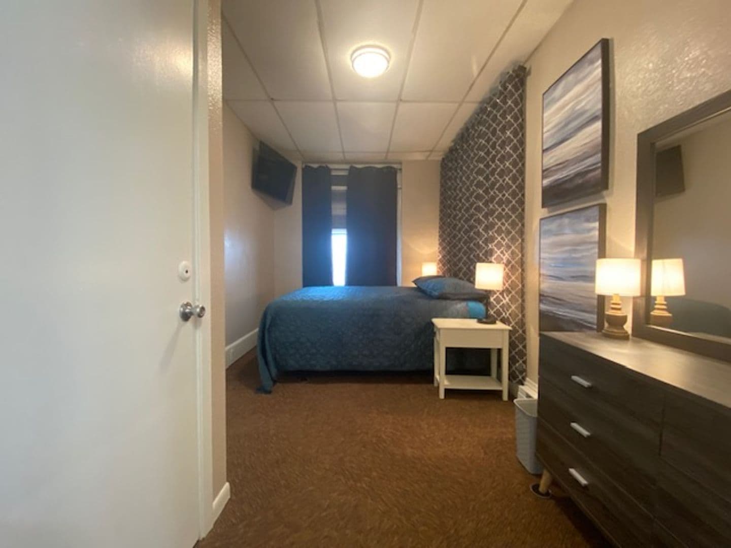 Boone Apartment: 814 8th St.