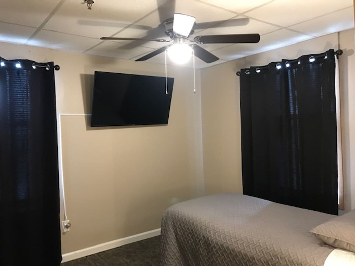 Boone Apartment: 814 8th St.