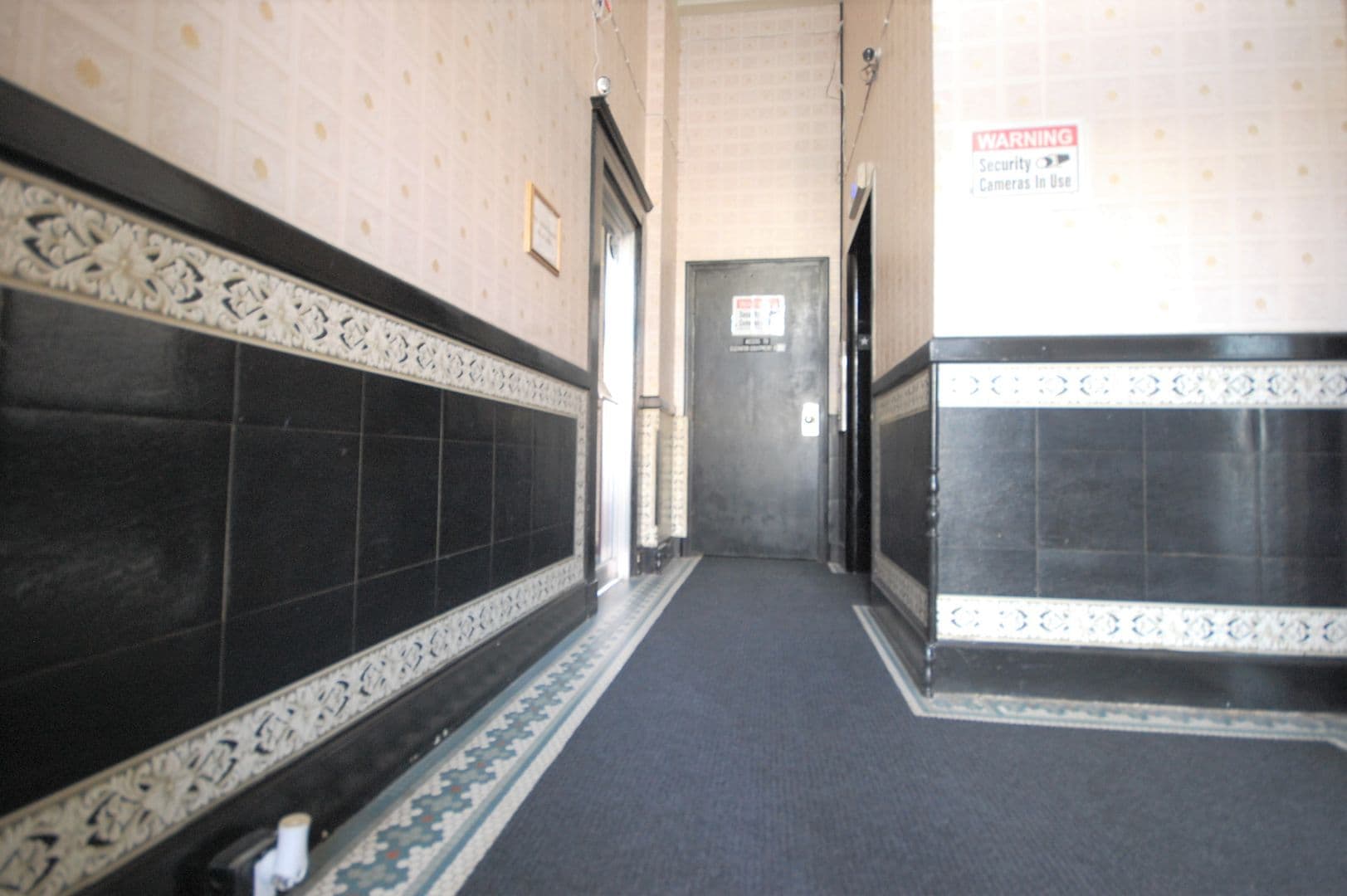 Boone Apartment: 814 8th St.