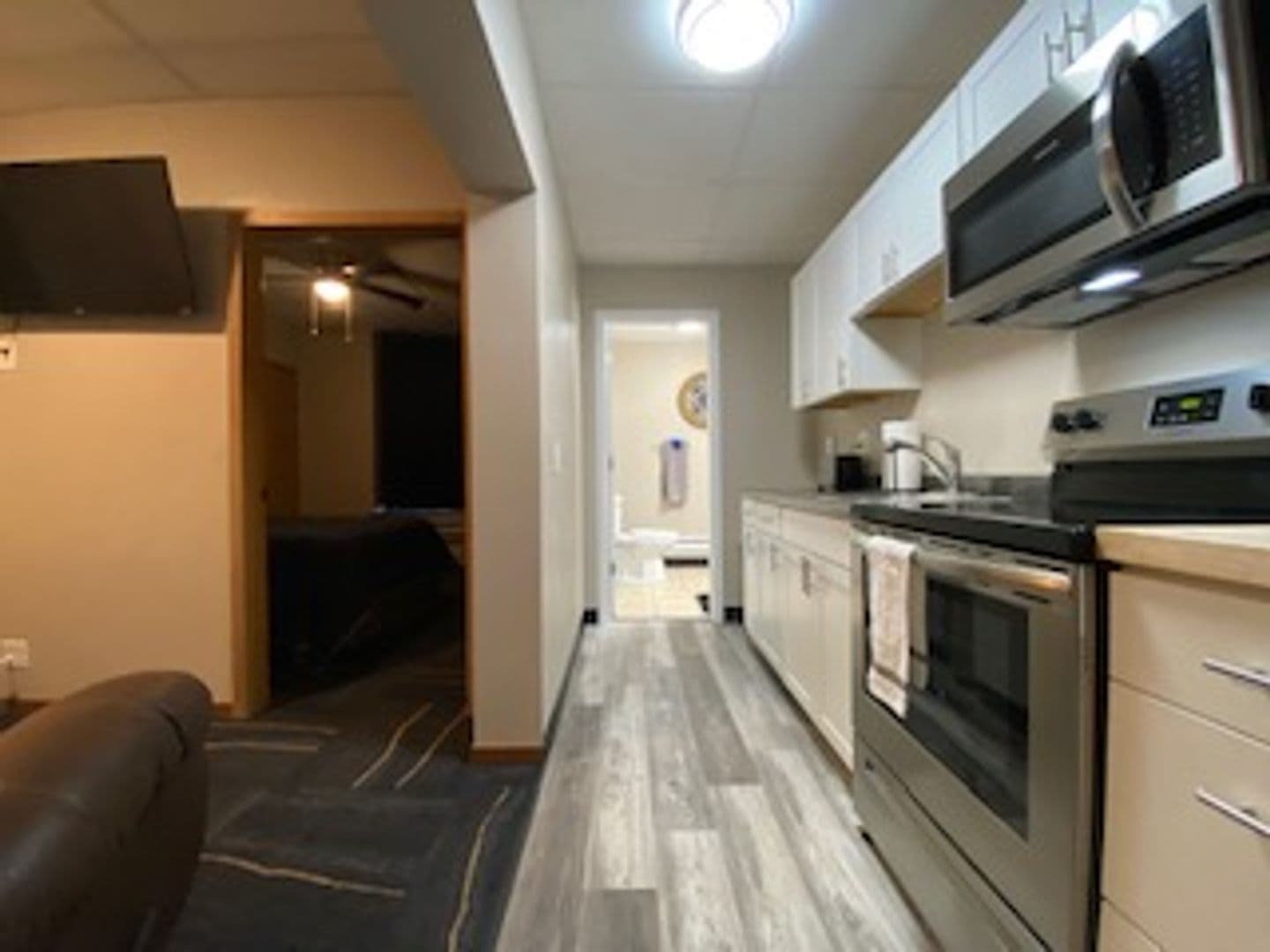 Boone Apartment: 814 8th St.
