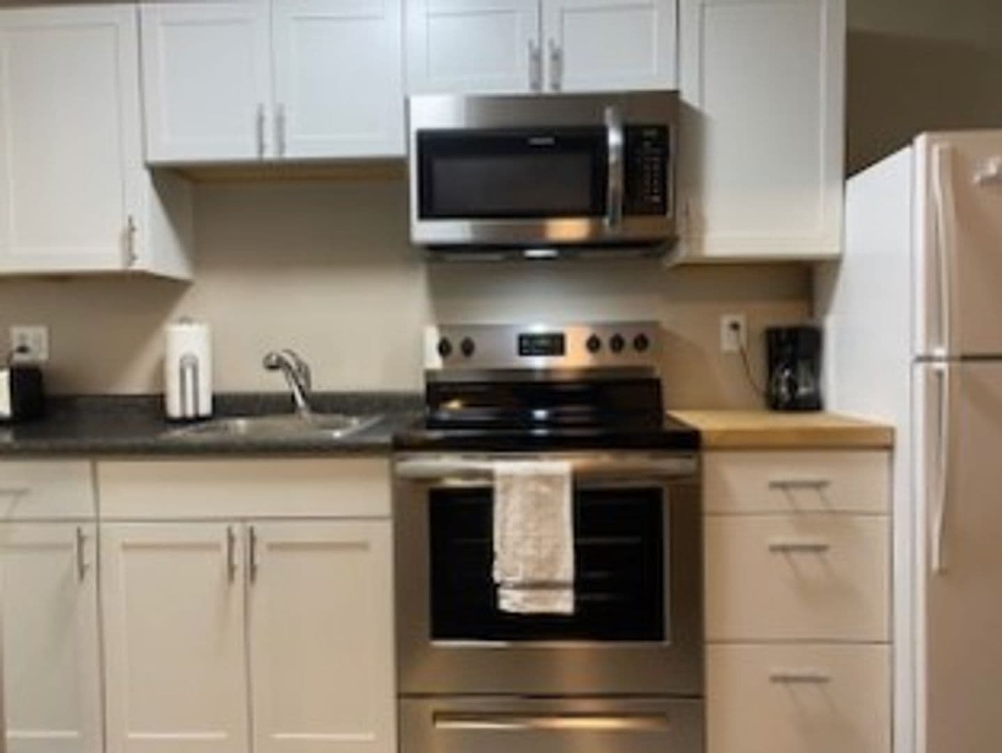 Boone Apartment: 814 8th St.