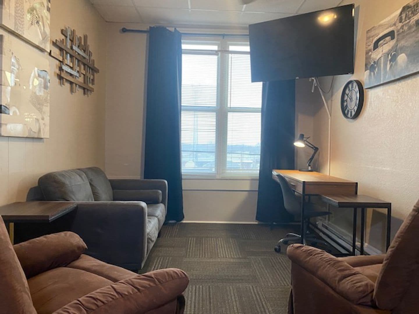 Boone Apartment: 814 8th St.