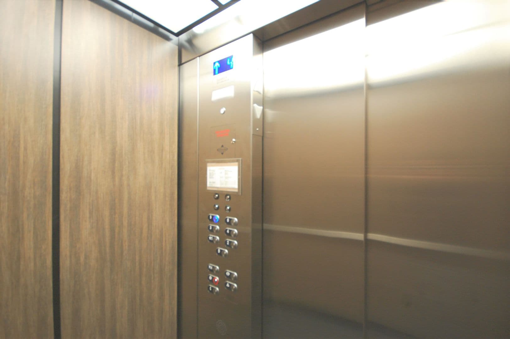 Boone Apartment: 814 8th St.