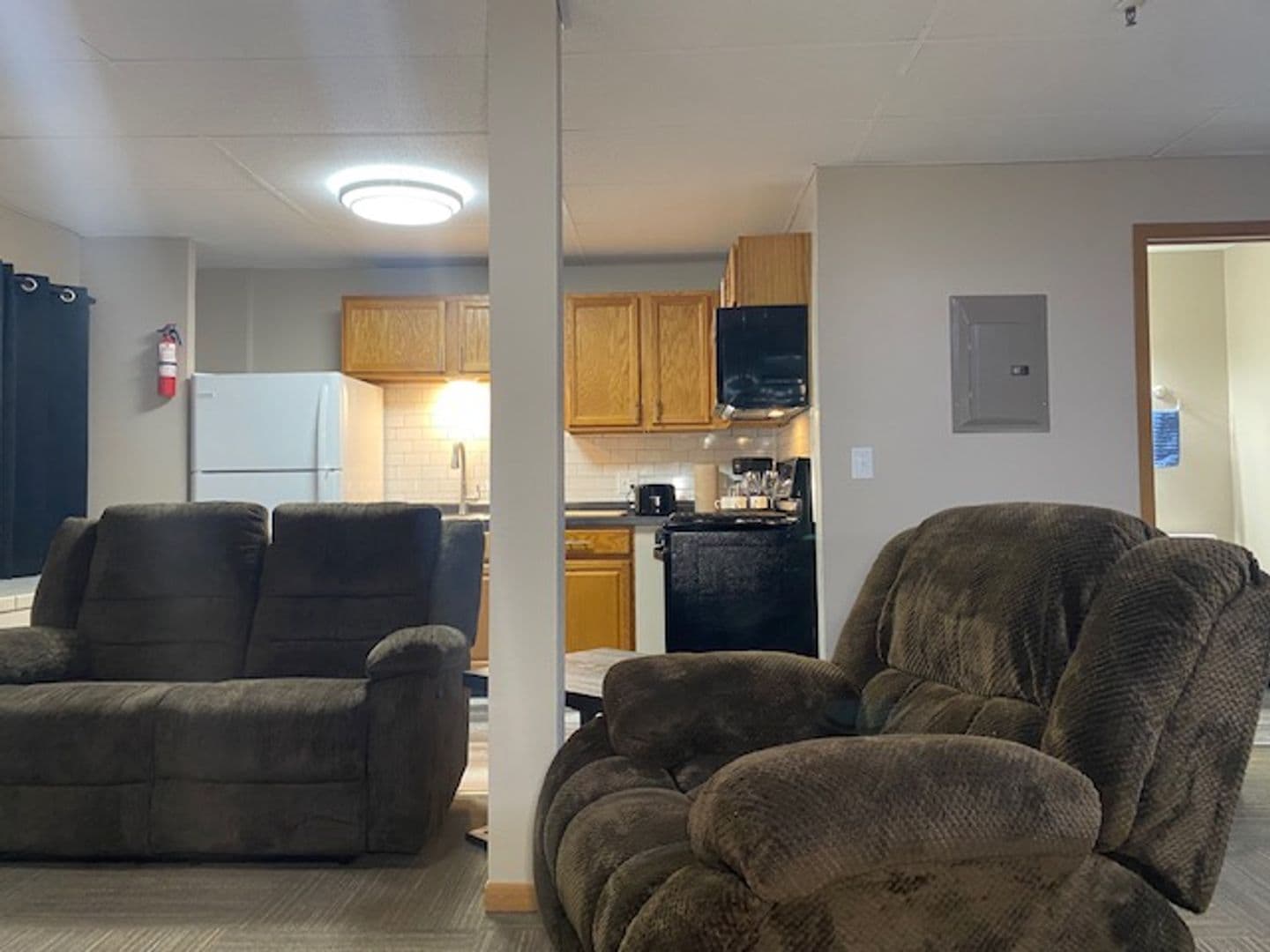 Boone Apartment: 814 8th St.