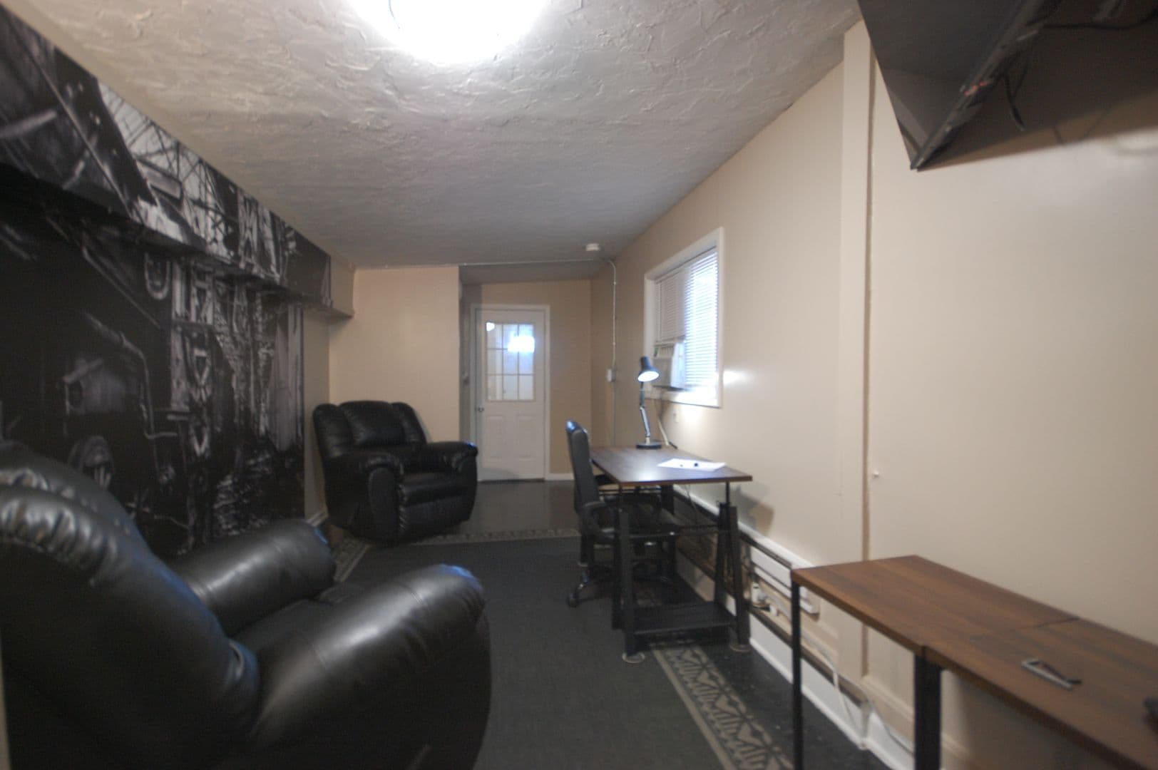 Boone Apartment: 717 - 717.5 Keeler St.