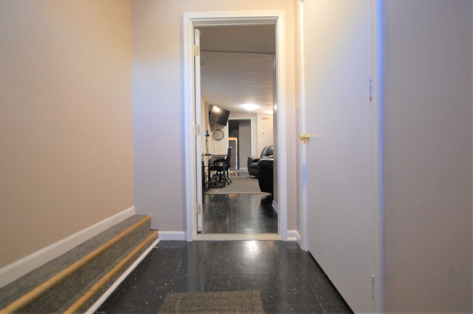 Boone Apartment: 717 - 717.5 Keeler St.
