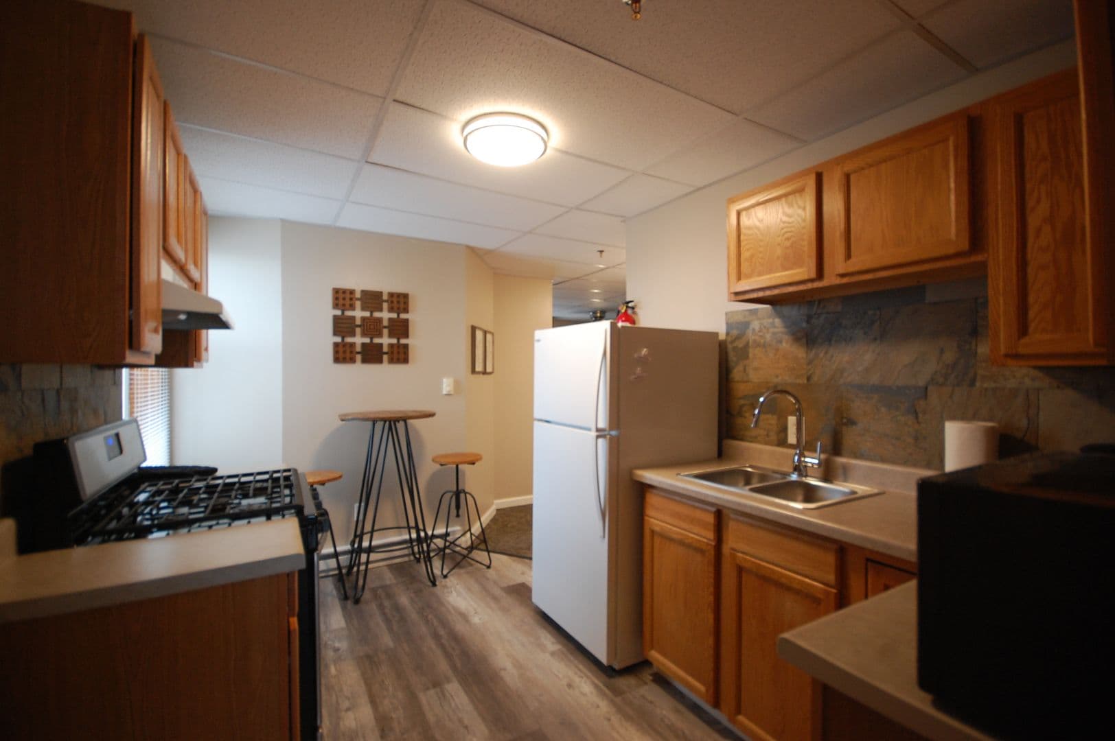 Boone Apartment: 814 8th St.