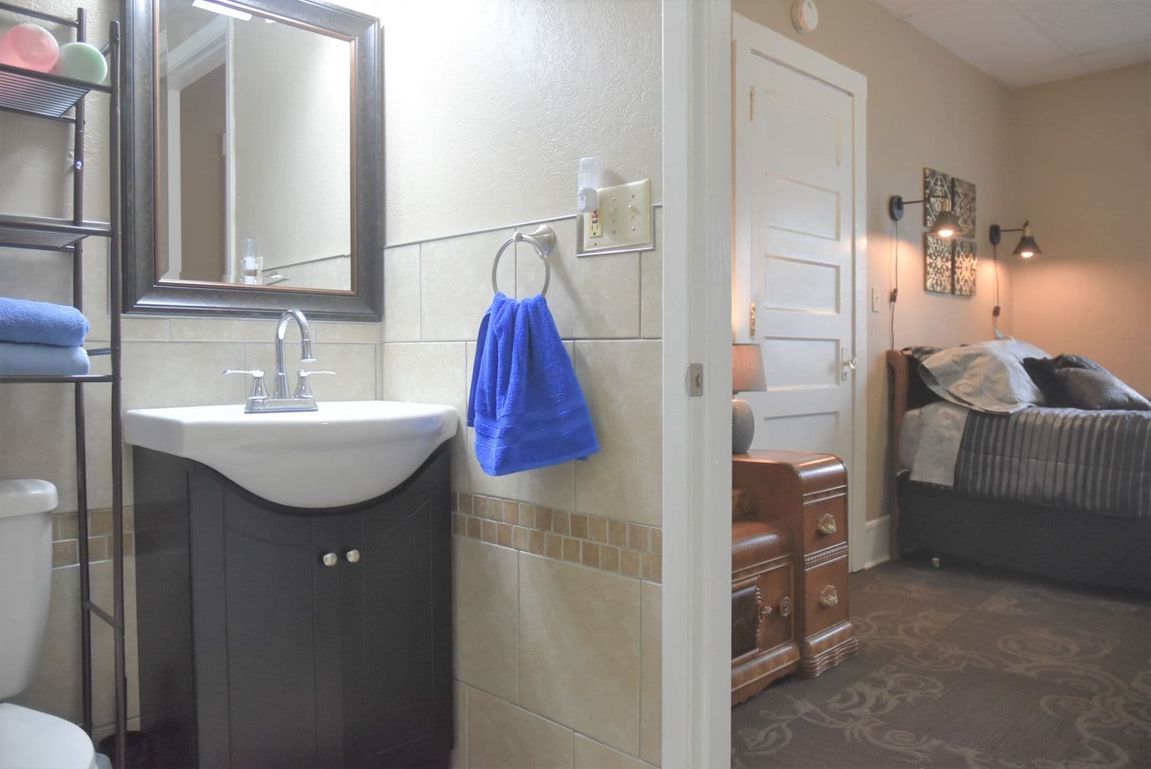 Boone Apartment: 814 8th St.