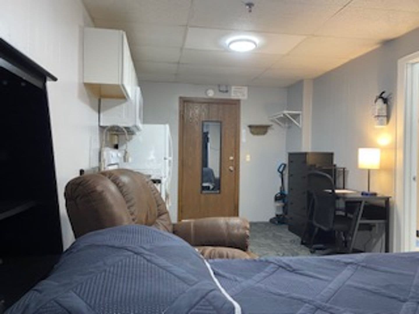 Boone Apartment: 814 8th St.