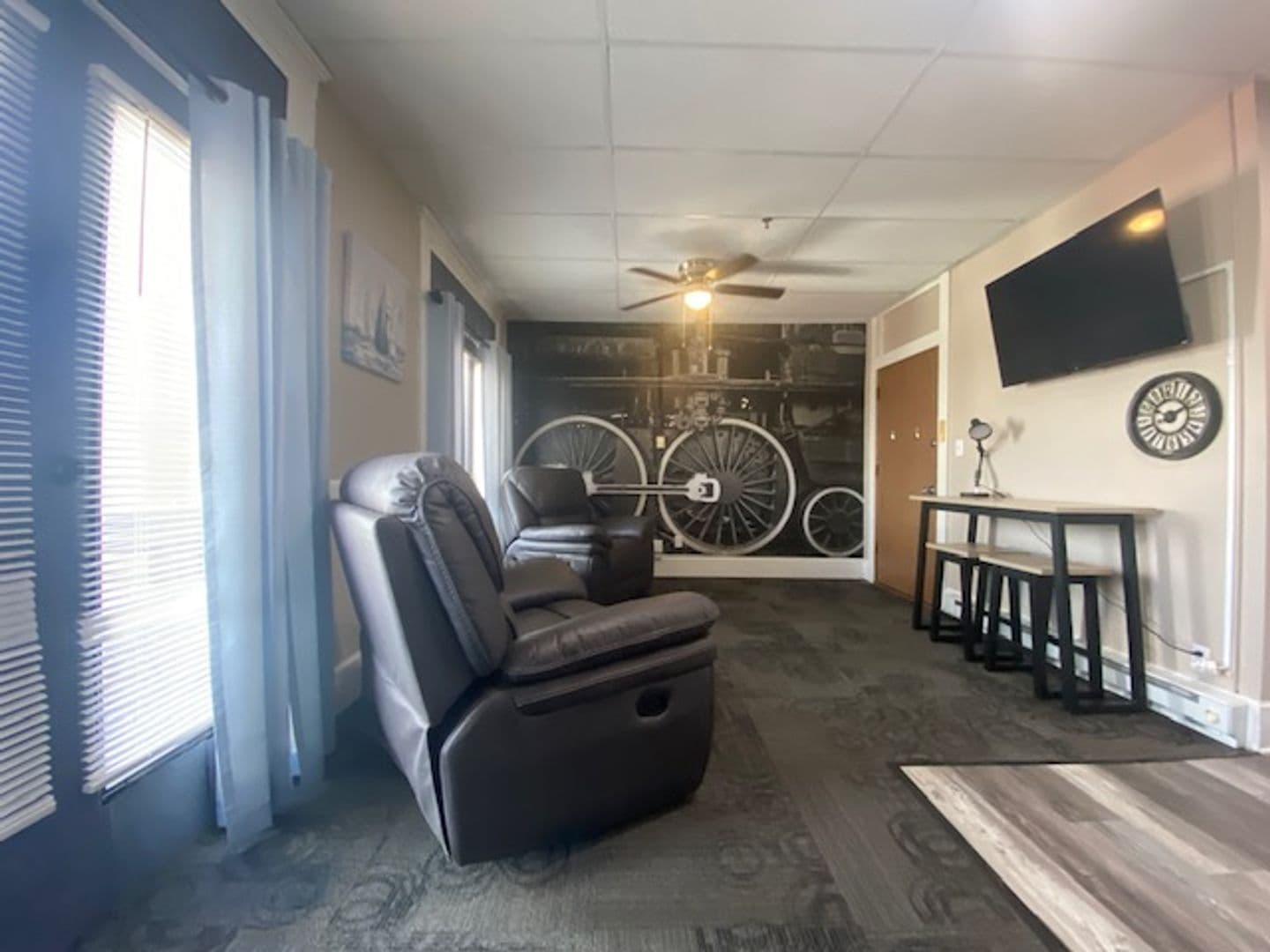 Boone Apartment: 814 8th St.