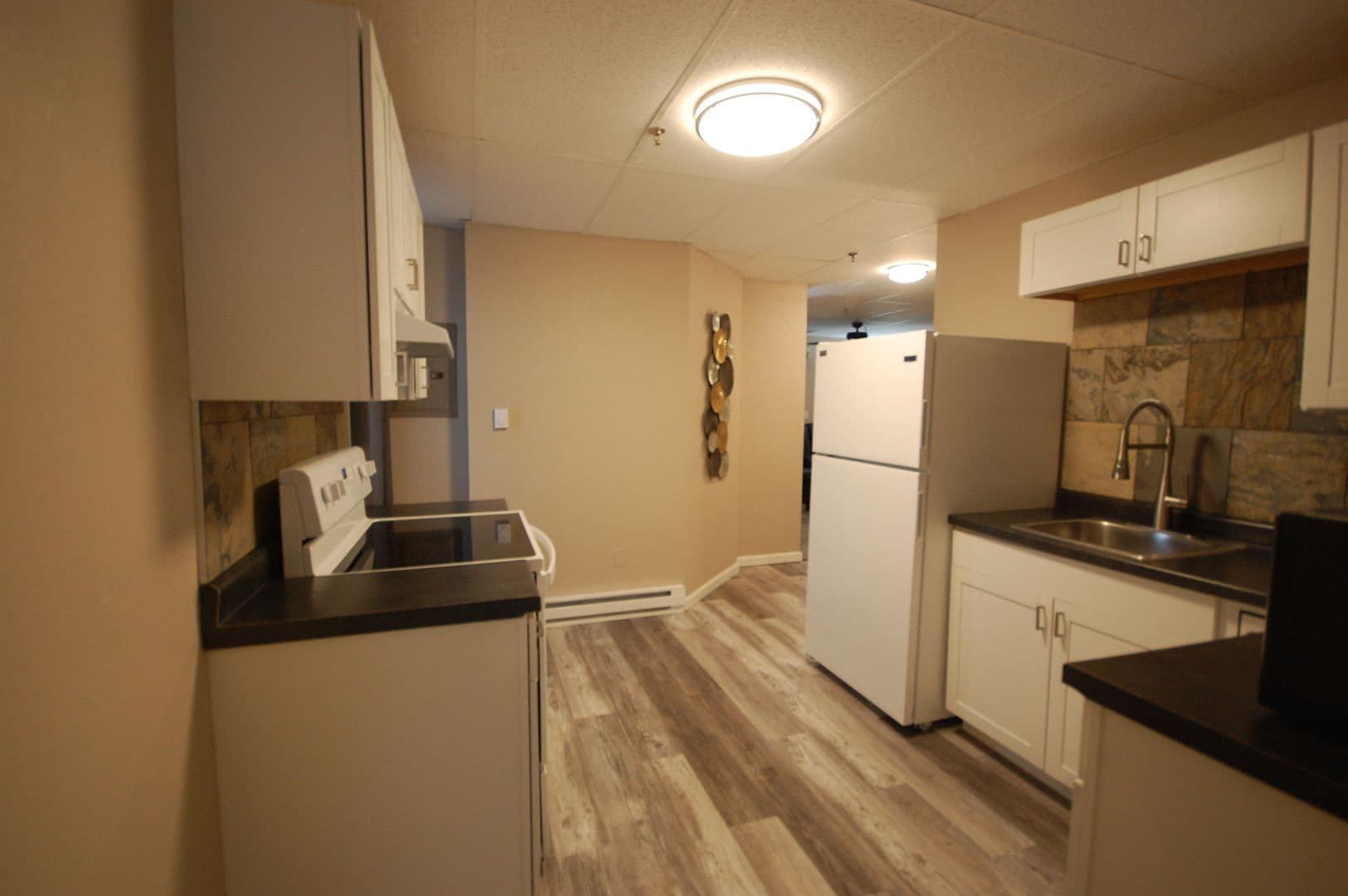 Boone Apartment: 814 8th St.