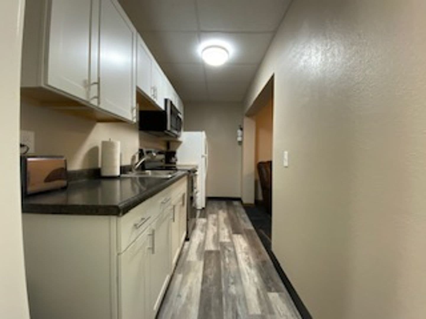 Boone Apartment: 814 8th St.