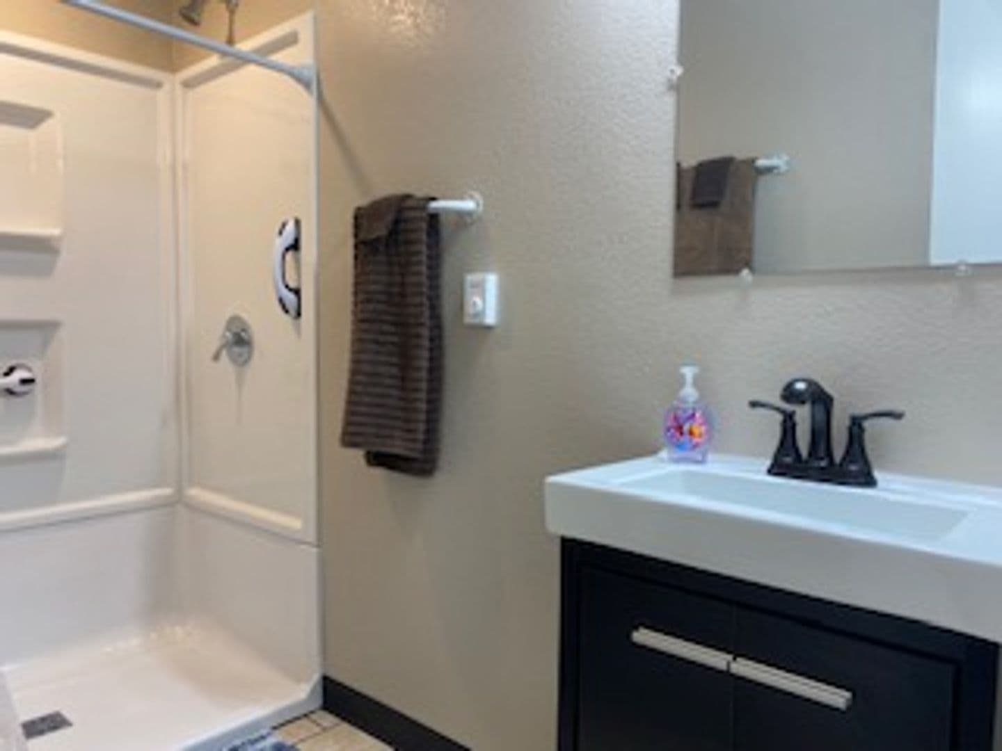 Boone Apartment: 814 8th St.
