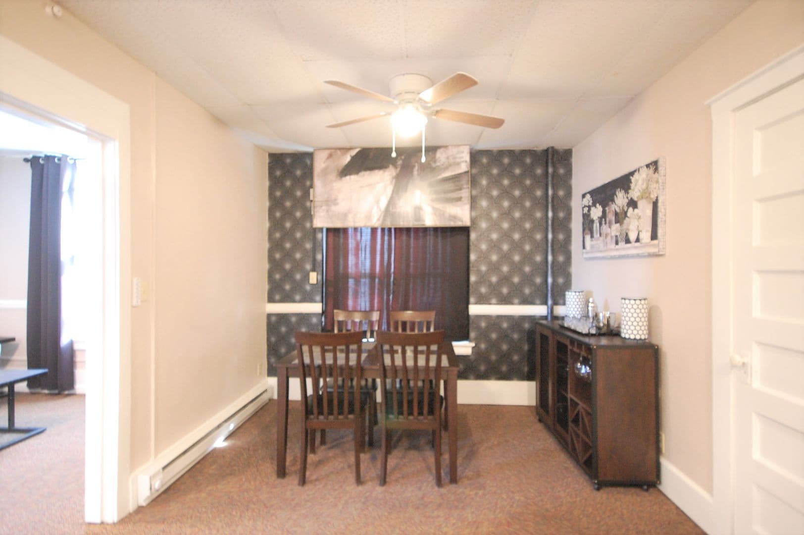 Boone Apartment: 814 8th St.