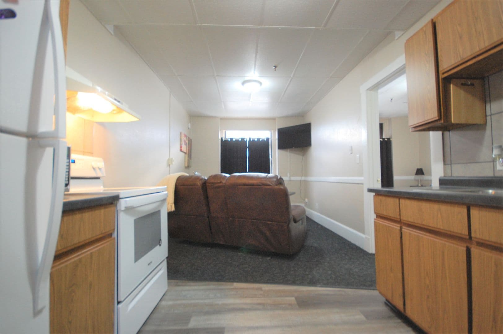 Boone Apartment: 814 8th St.