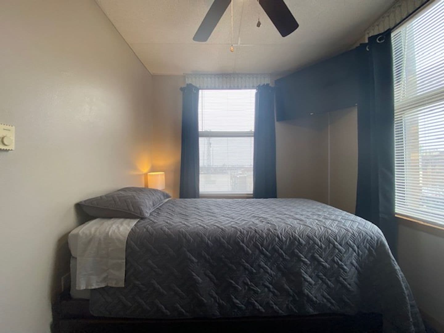 Boone Apartment: 814 8th St.