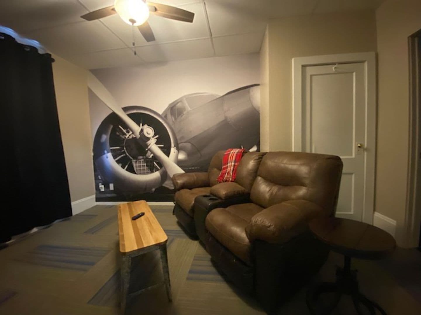 Boone Apartment: 814 8th St.