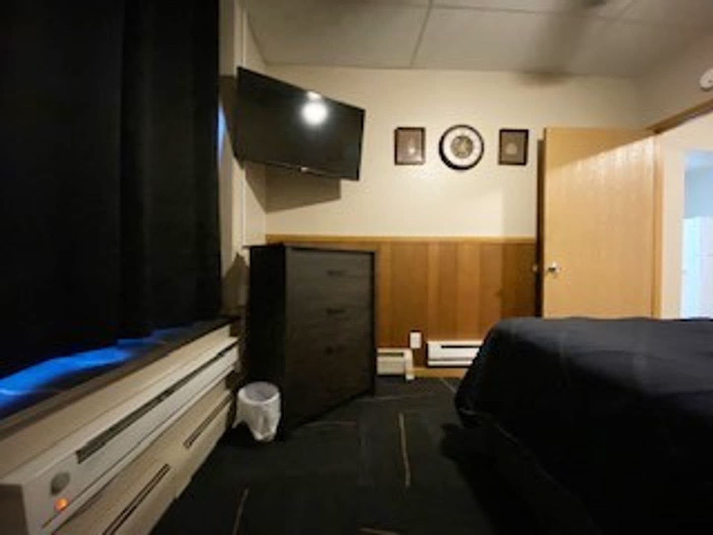 Boone Apartment: 814 8th St.