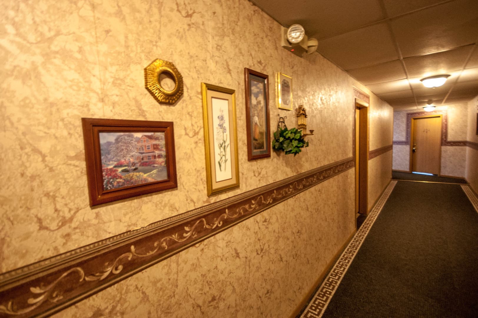 Boone Apartment: 814 8th St.