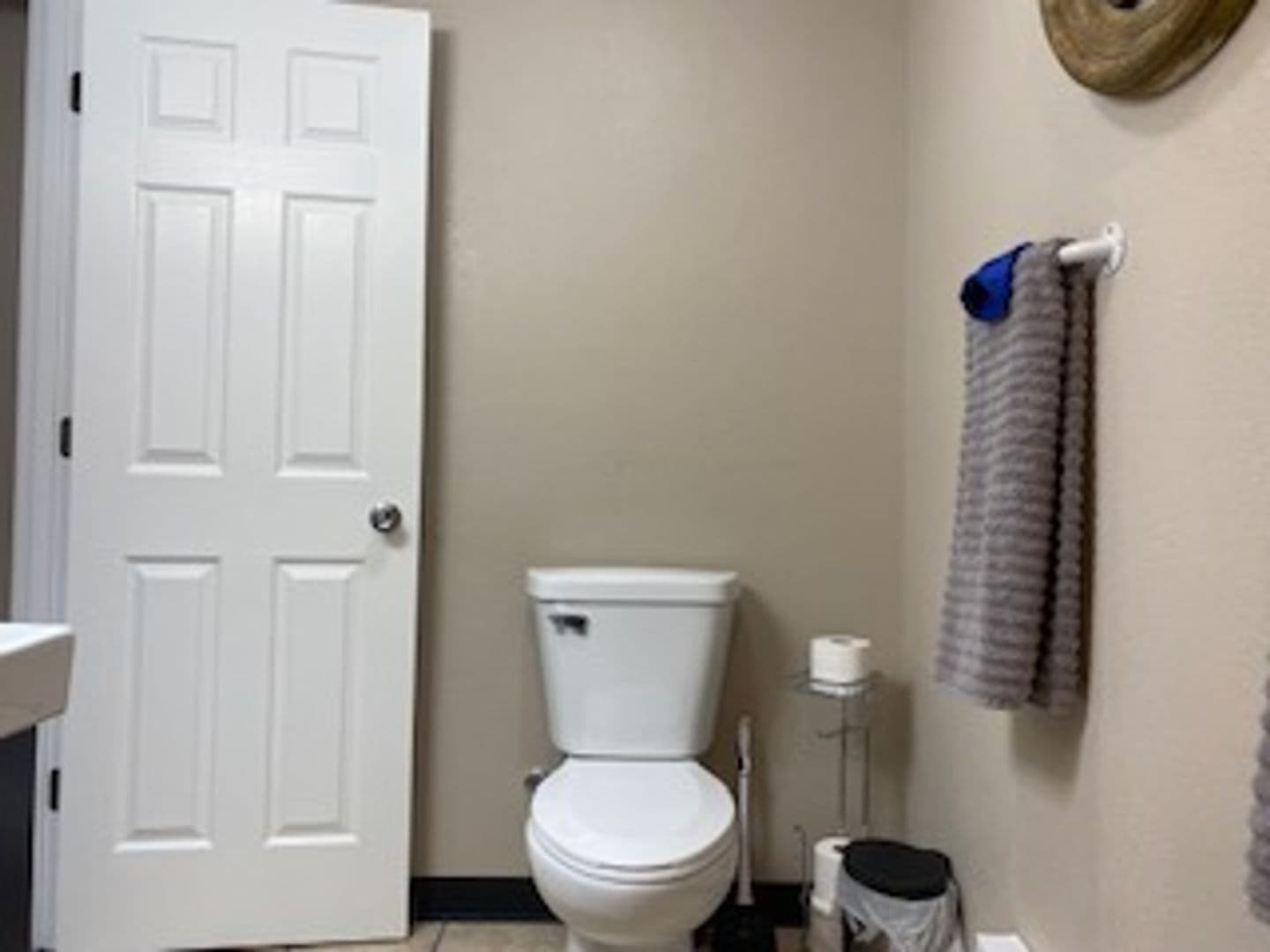 Boone Apartment: 814 8th St.
