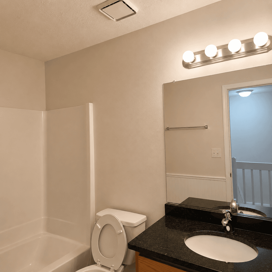 Snellville Apartment: 3102-3108 Destin Circle